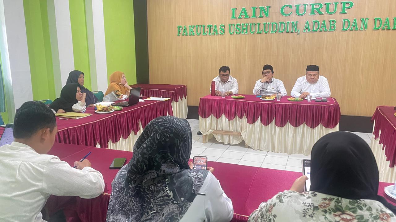 Rapat Evaluasi Kegiatan dan Capaian Tahunan 2025 dan Koordinasi Penerimaan Mahasiswa Baru (PMB)