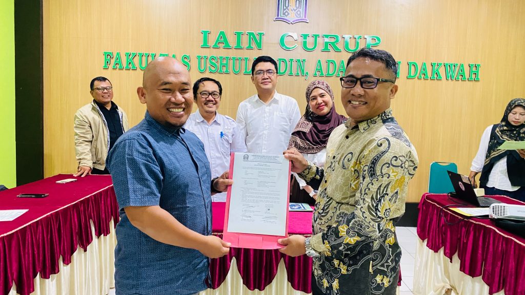 Sertijab FUAD IAIN Curup,Dekan mengajak seluruh pejabat baru dilantik untuk bekerja secara maksimal dan penuh tanggung jawab