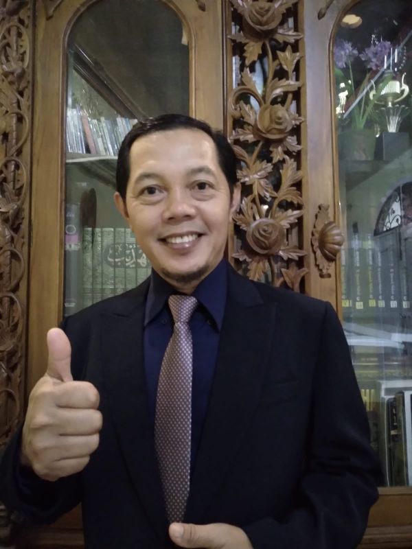 Dr. Rahmat Iswanto, S.Ag., SS., M.Hum.